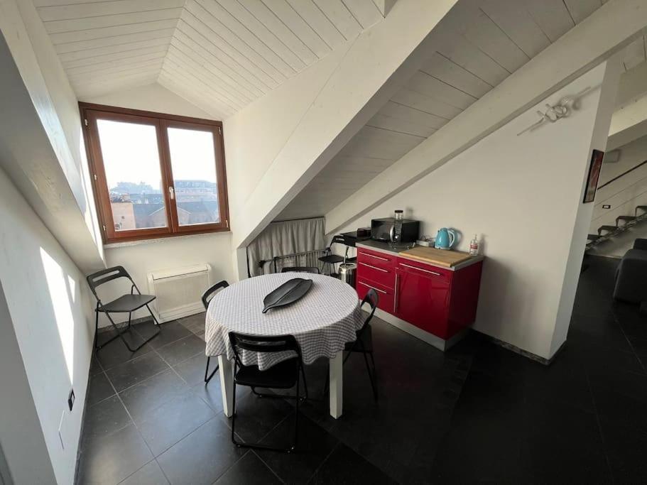 Apartament Loft A Due Passi Dal Politecnico *
